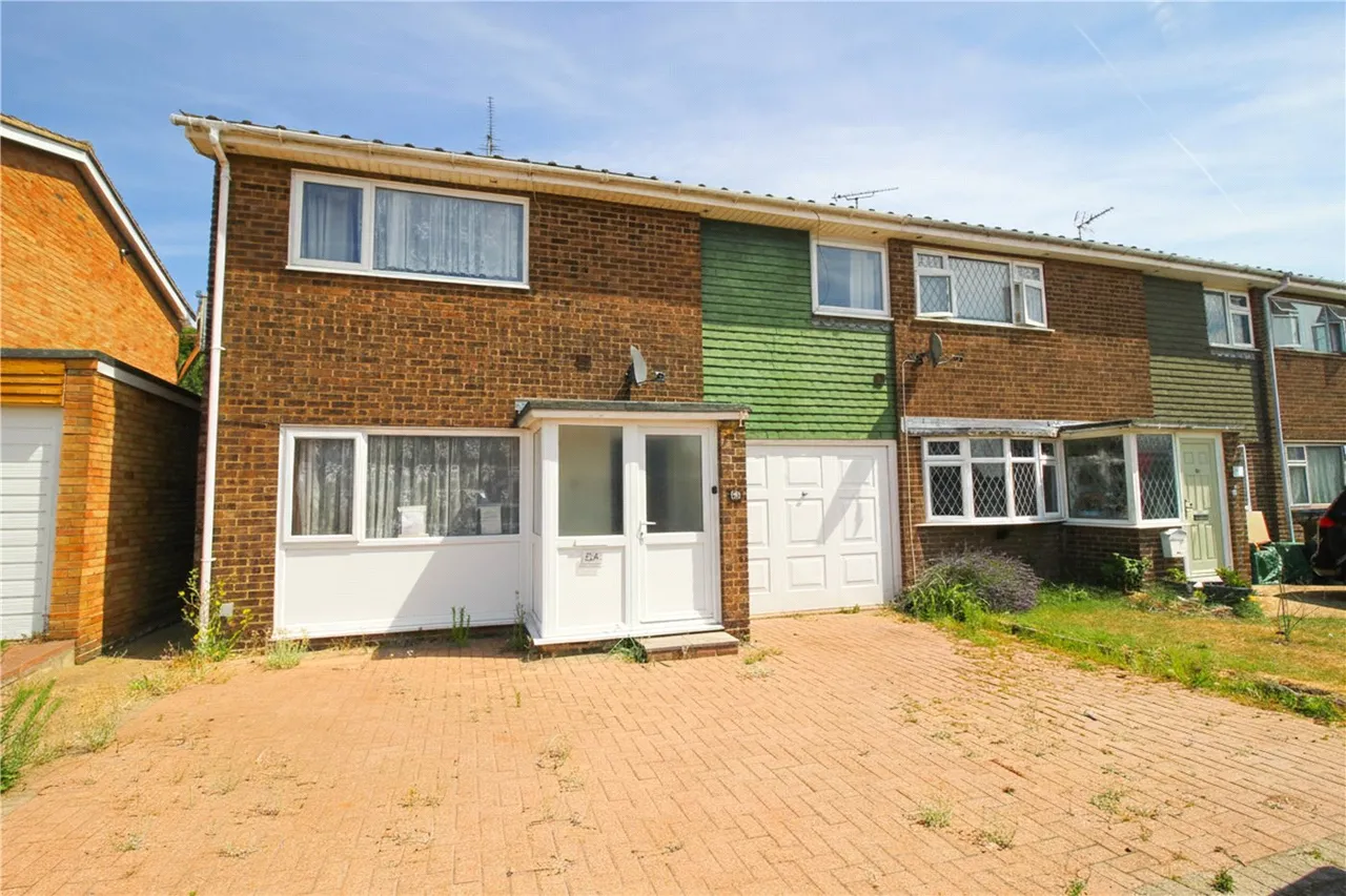 4 bed house for sale, Whitehouse Meadows, Leigh-on-Sea, SS9