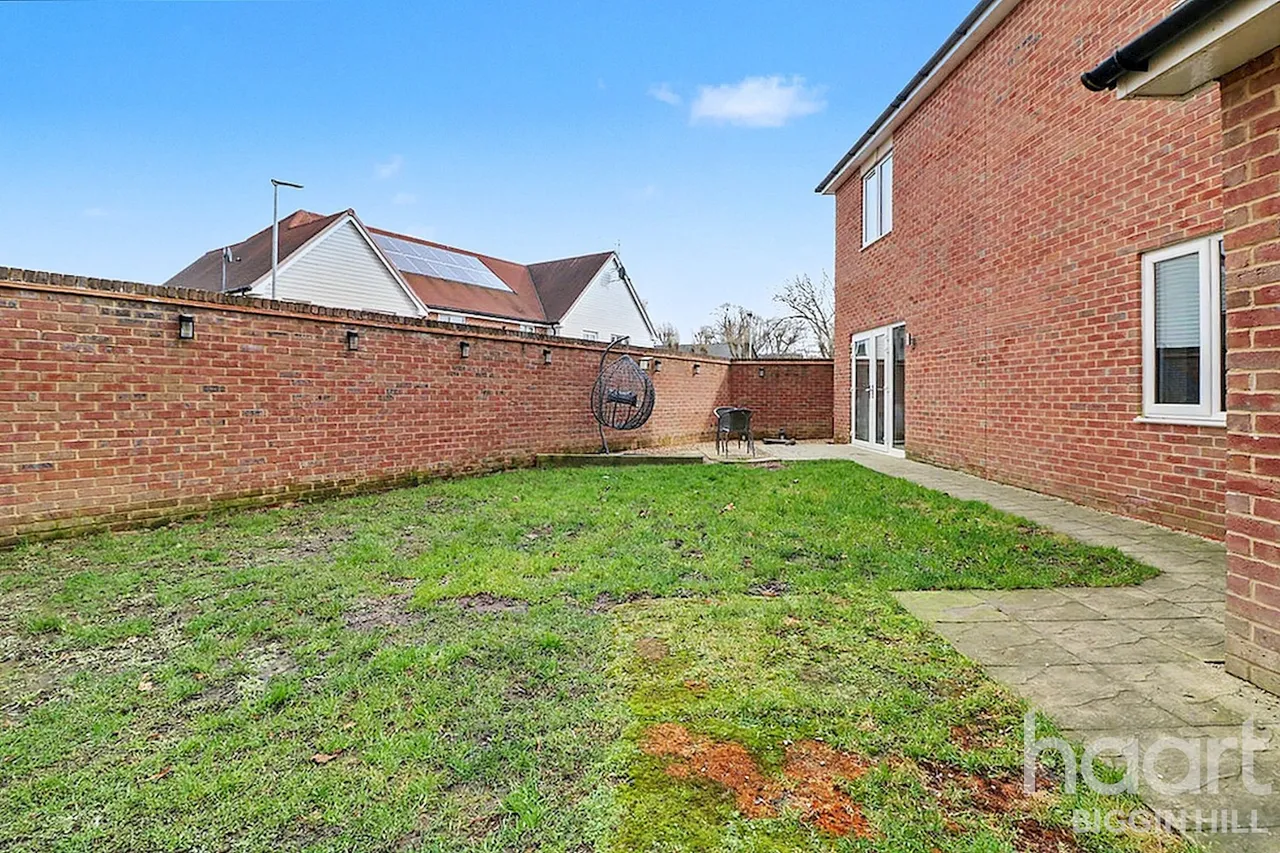 Vulcan Close, Biggin Hill, TN16, photo 3