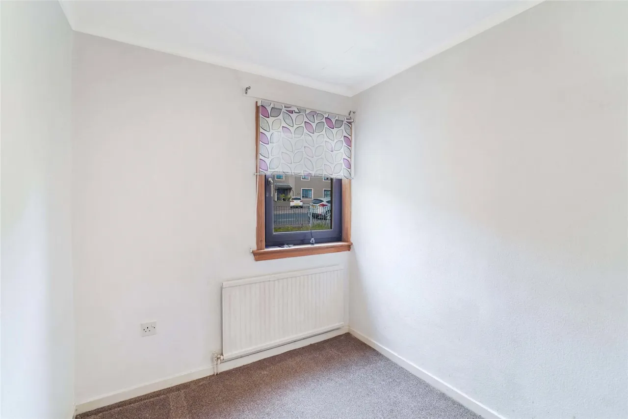 Wellesley Road, Leven, KY8, photo 17
