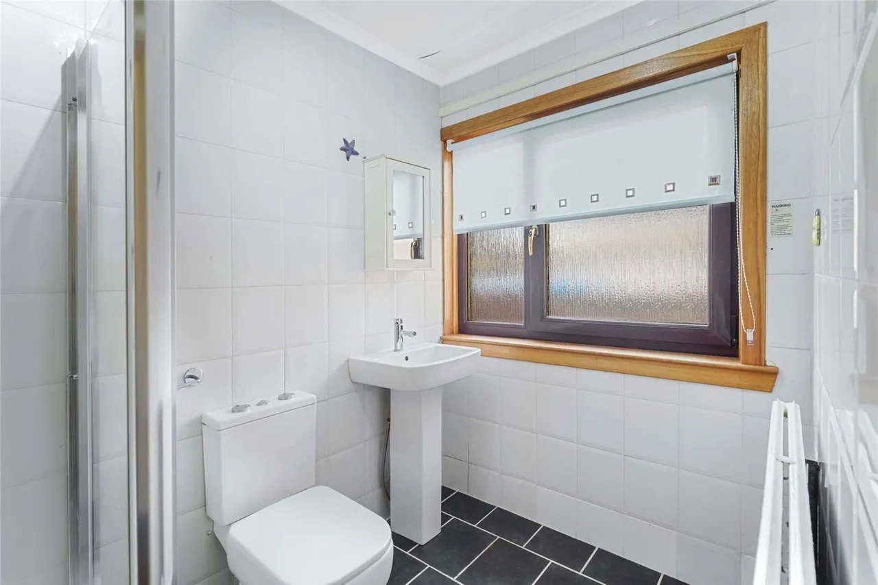 Wellesley Road, Leven, KY8, photo 13