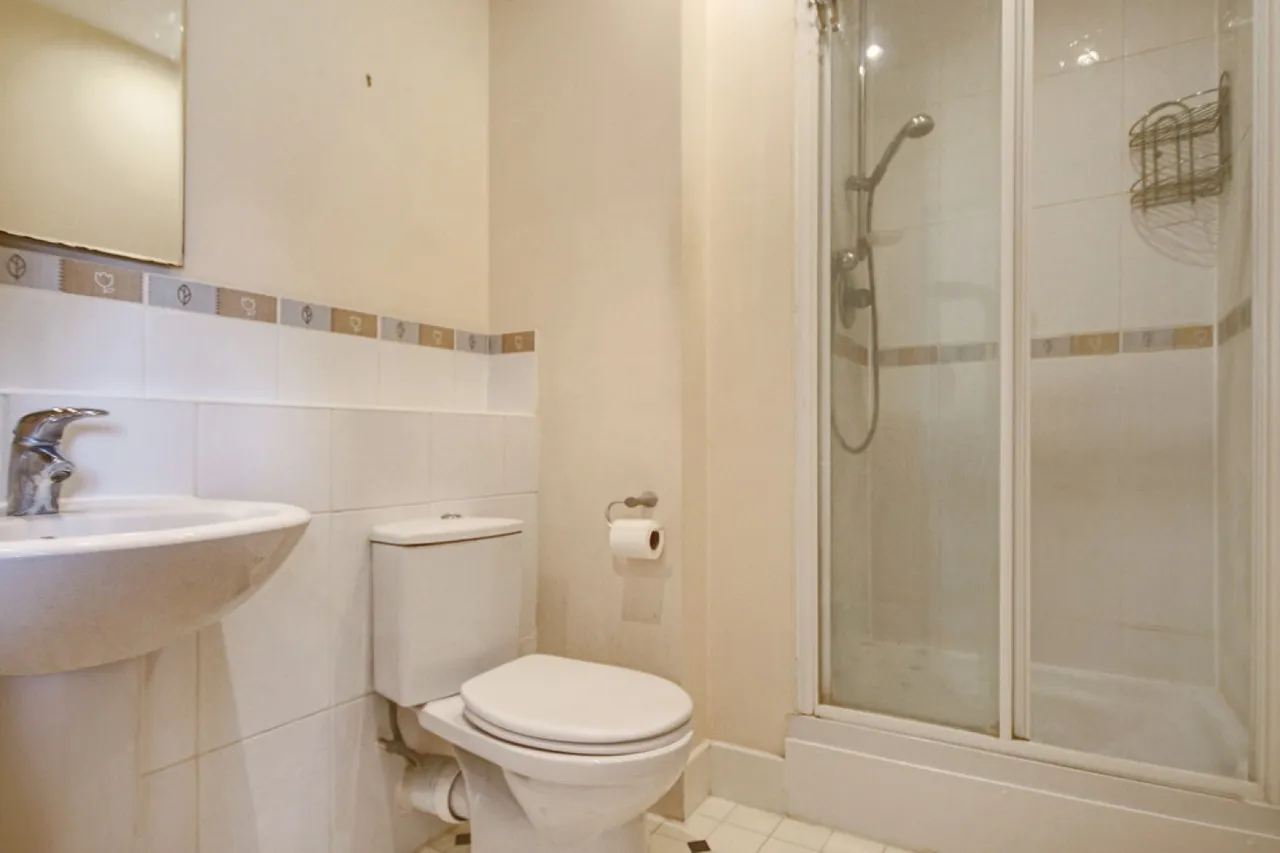 Longworth Avenue, CB4, photo 6