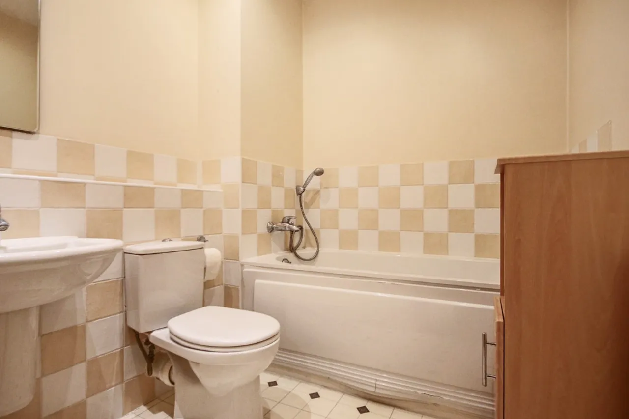 Longworth Avenue, CB4, photo 8
