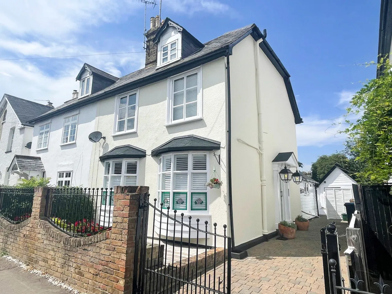 4 bed house for sale, New Road, Harlow, CM17