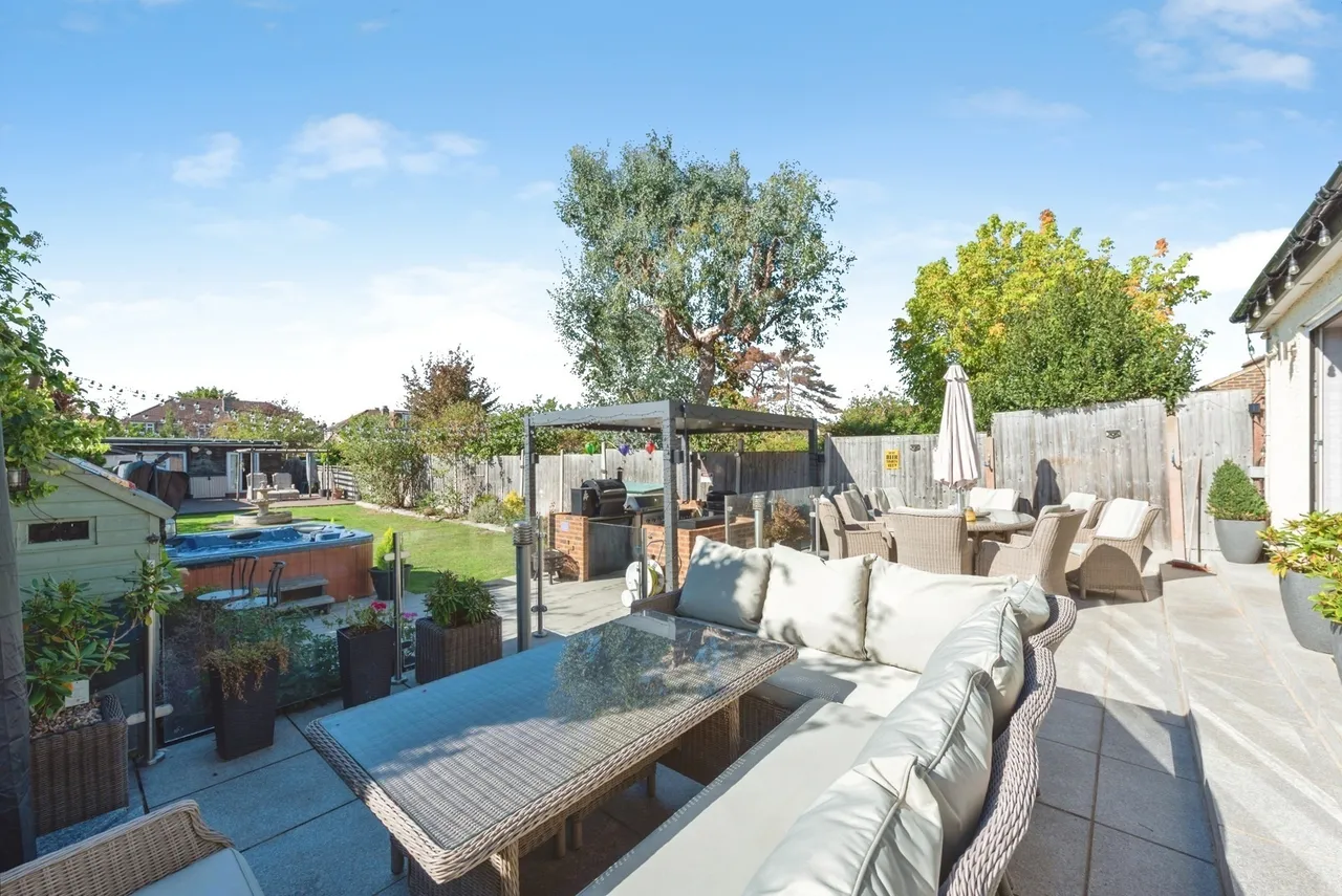 Ebbisham Road, Worcester Park, KT4, photo 10