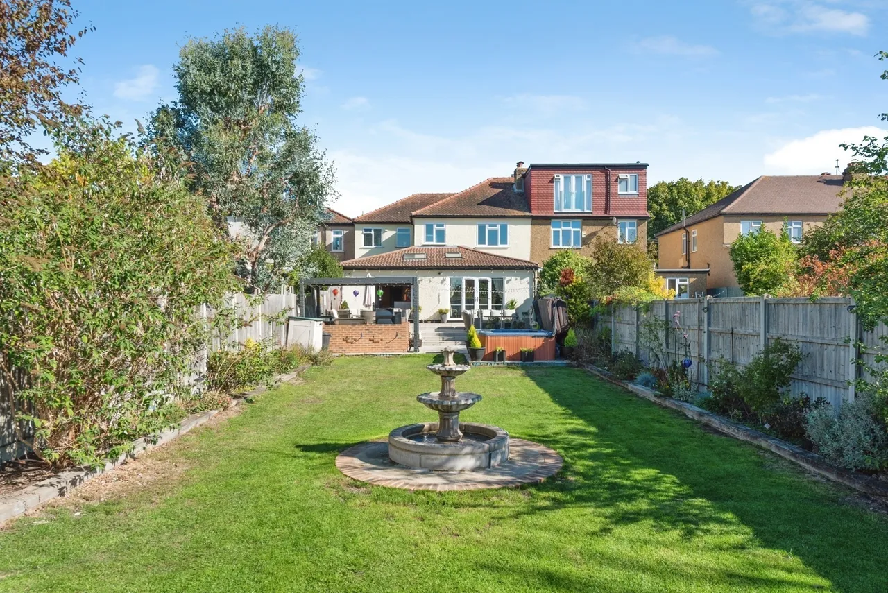 Ebbisham Road, Worcester Park, KT4, photo 11