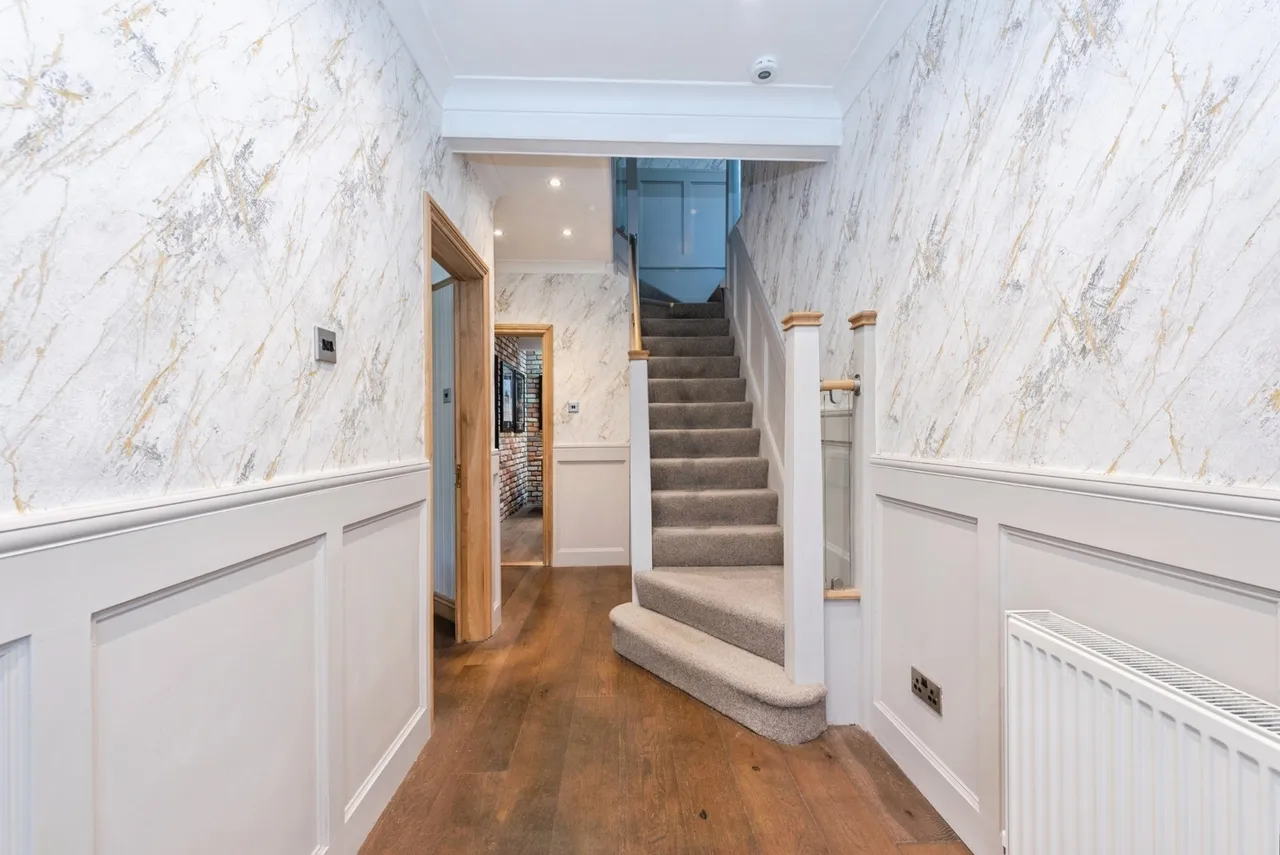Ebbisham Road, Worcester Park, KT4, photo 24