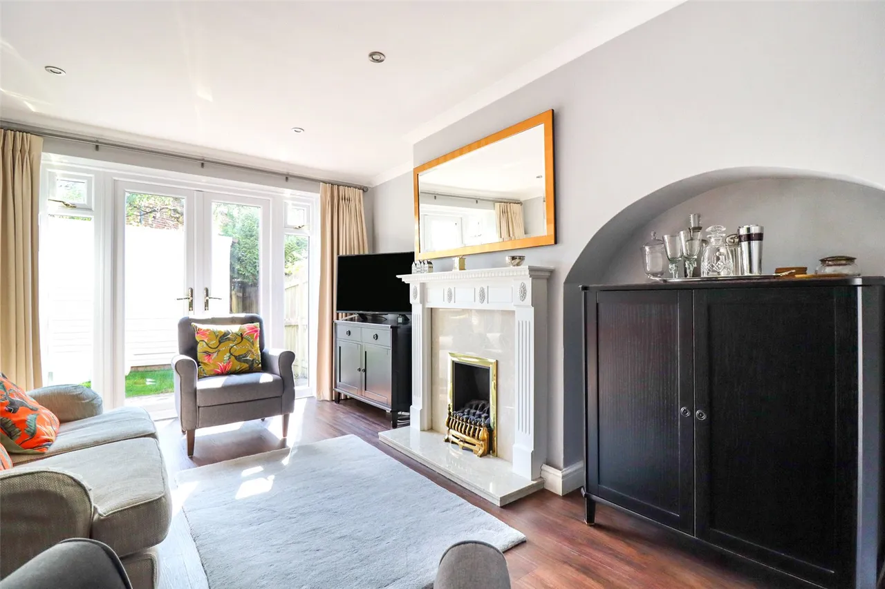 Greenways, Fleet, Hampshire, GU52 7XD, photo 2