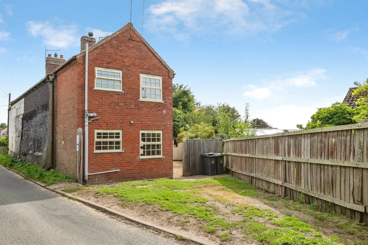 Happisburgh Road, White Horse Common, NR28, photo 11