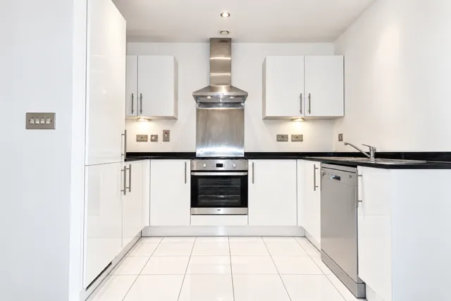 Century Tower, Chelmsford, CM2, photo 3