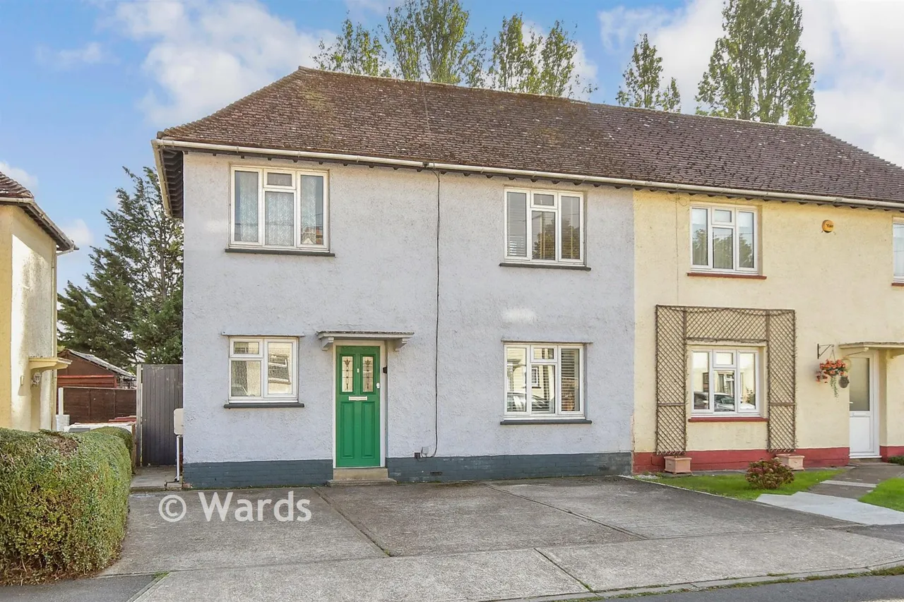 3 bed house for sale, St. Werburgh Crescent, Hoo, ME3