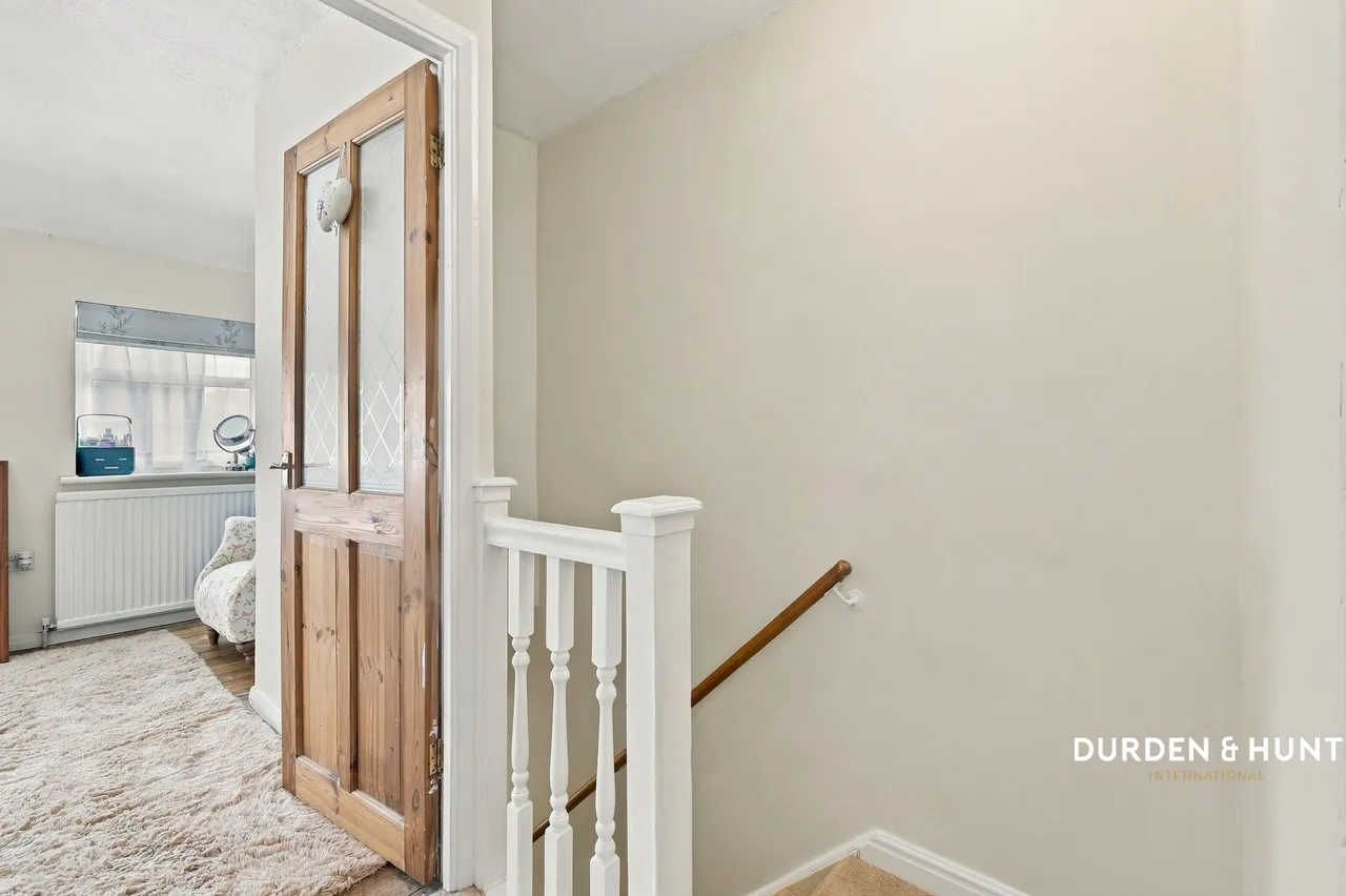 Collard Avenue, Loughton, IG10, photo 8