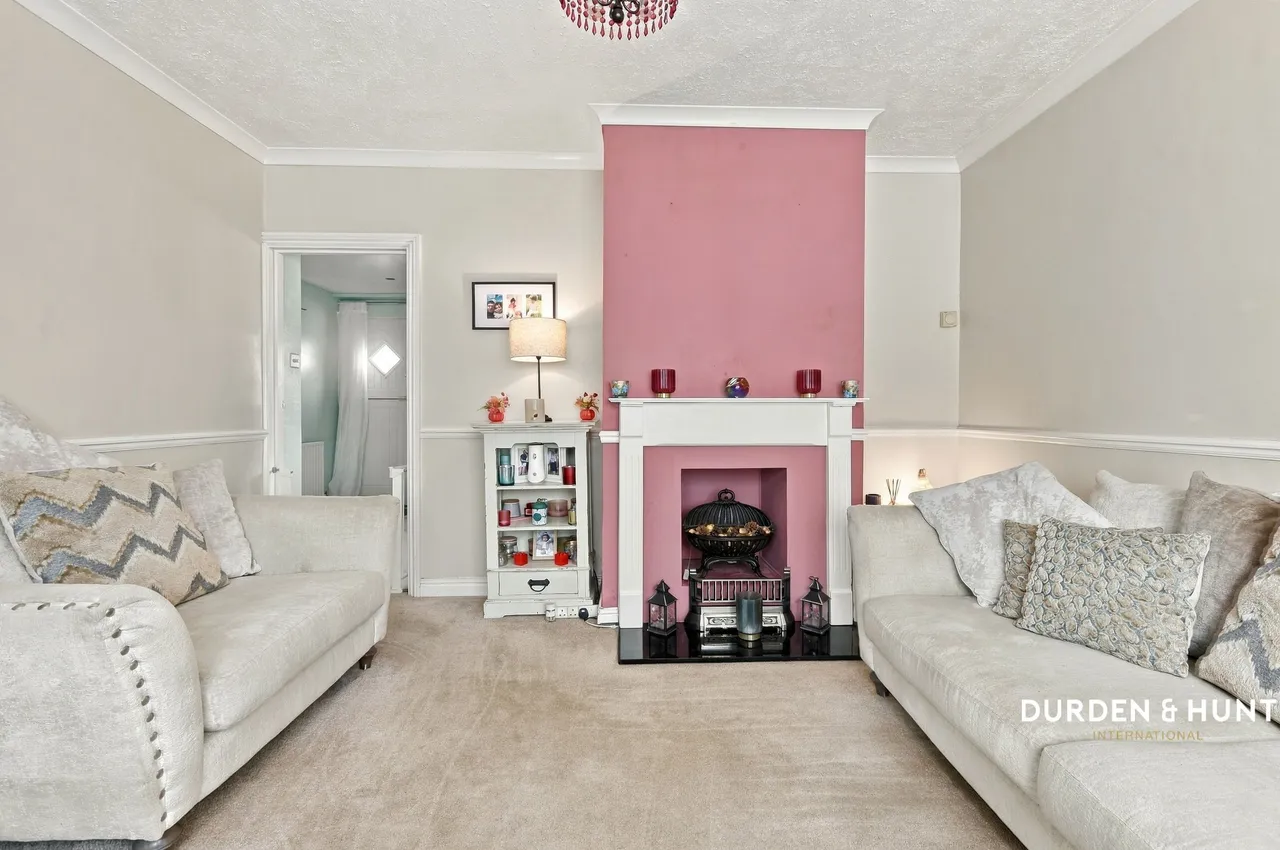 Collard Avenue, Loughton, IG10, photo 3