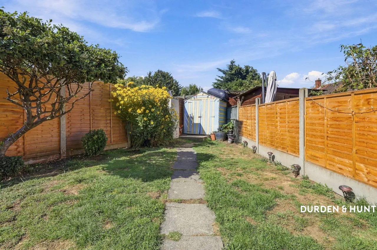 Collard Avenue, Loughton, IG10, photo 15