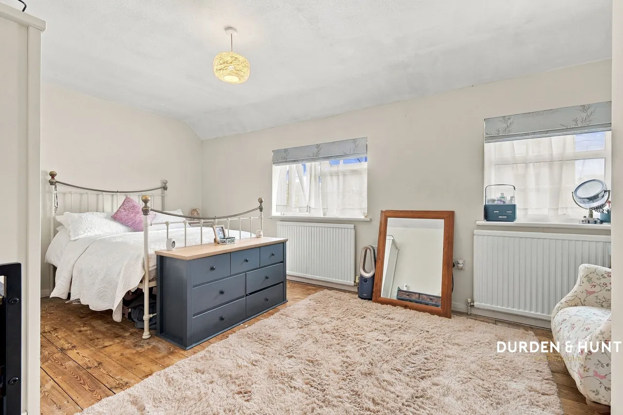 Collard Avenue, Loughton, IG10, photo 9