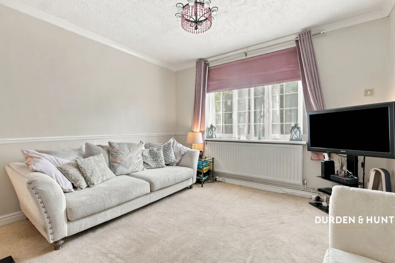 Collard Avenue, Loughton, IG10, photo 4
