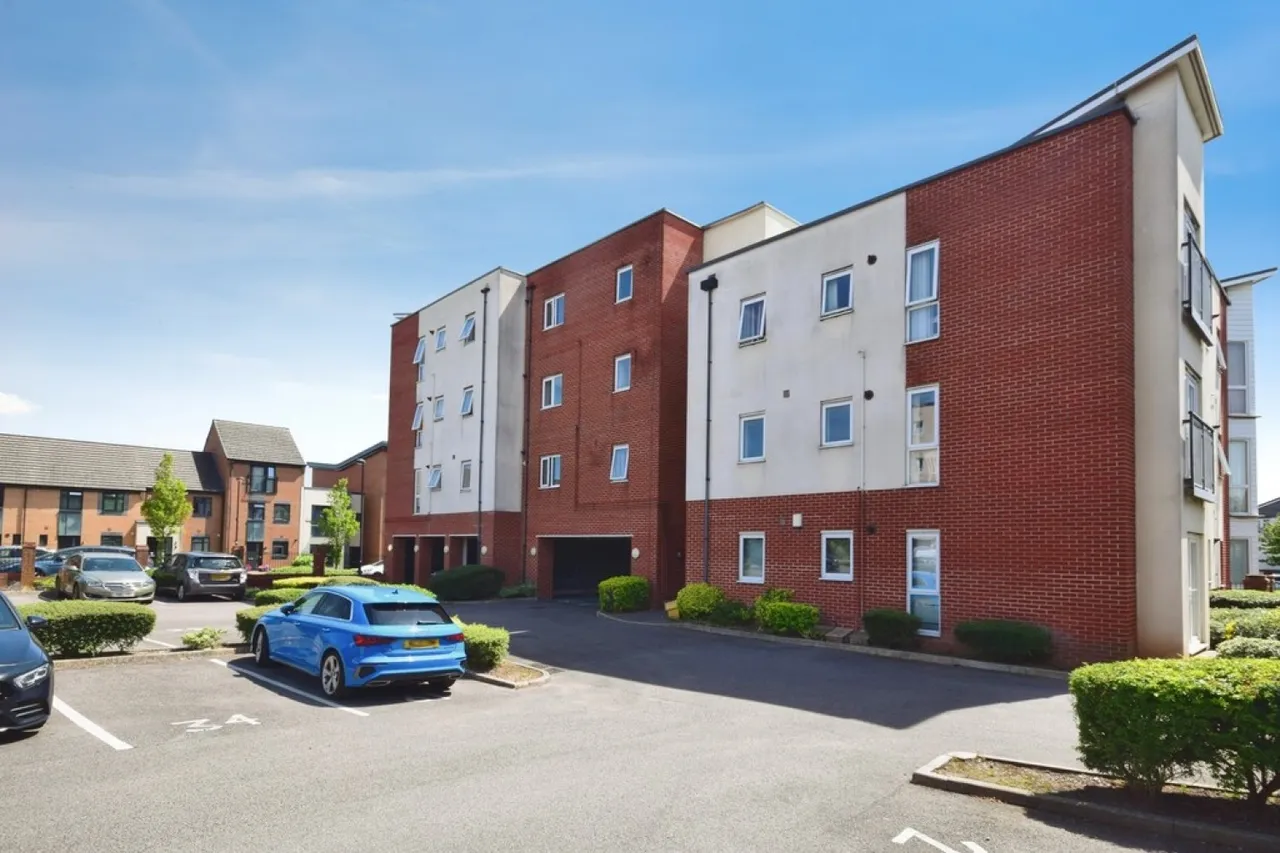 1 bed flat to rent — Ambassador Road Hanley