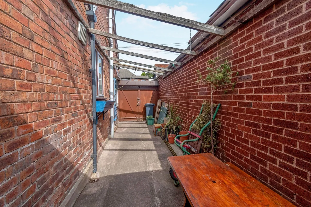 Dartmouth Avenue, Walsall, WS3, photo 17