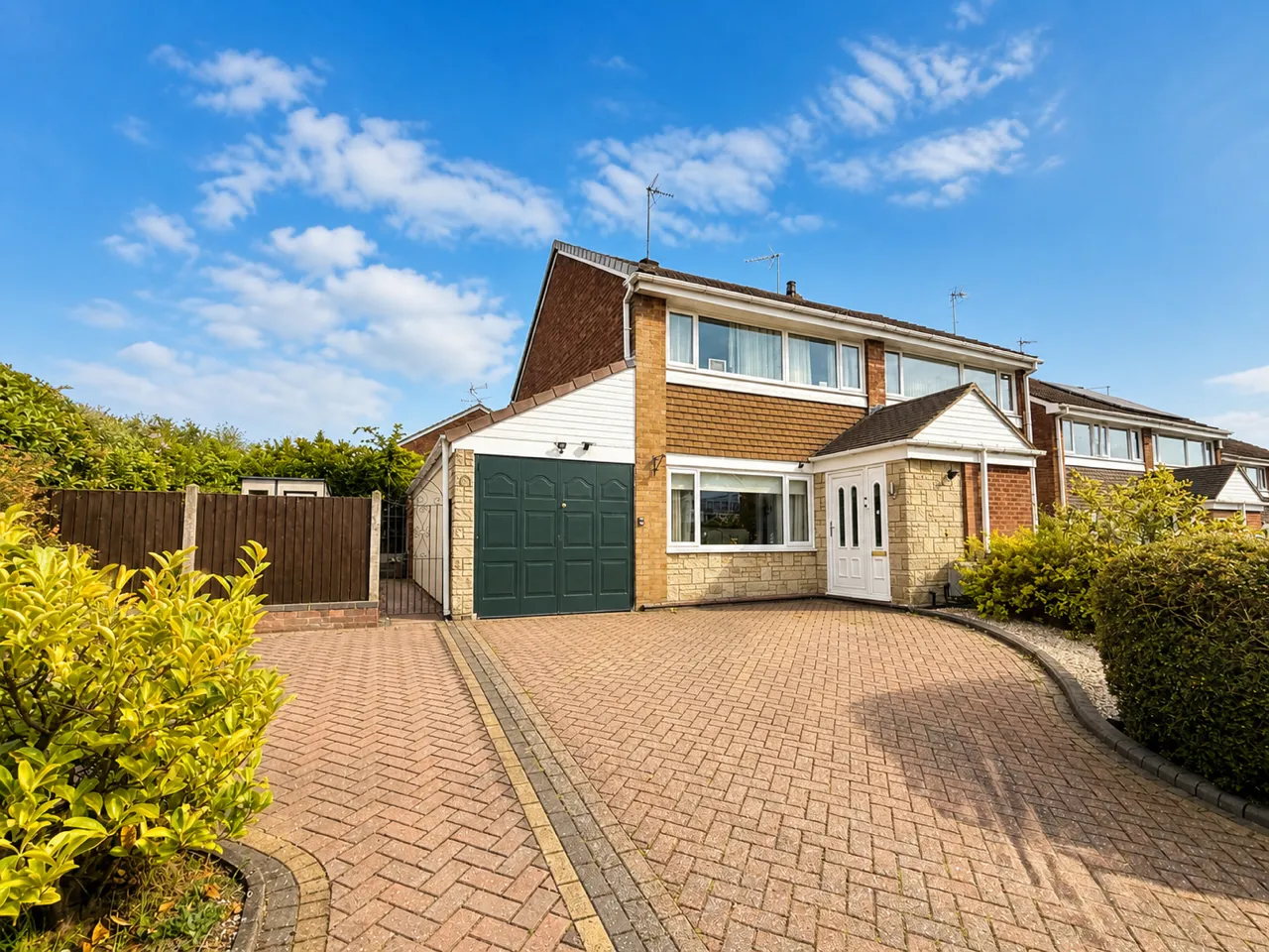 3 bed house for sale — Sharon Way, Hednesford, Cannock, WS12