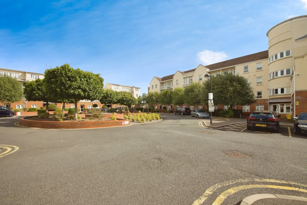Cambridge Close, East Barnet, Barnet, EN4, photo 11