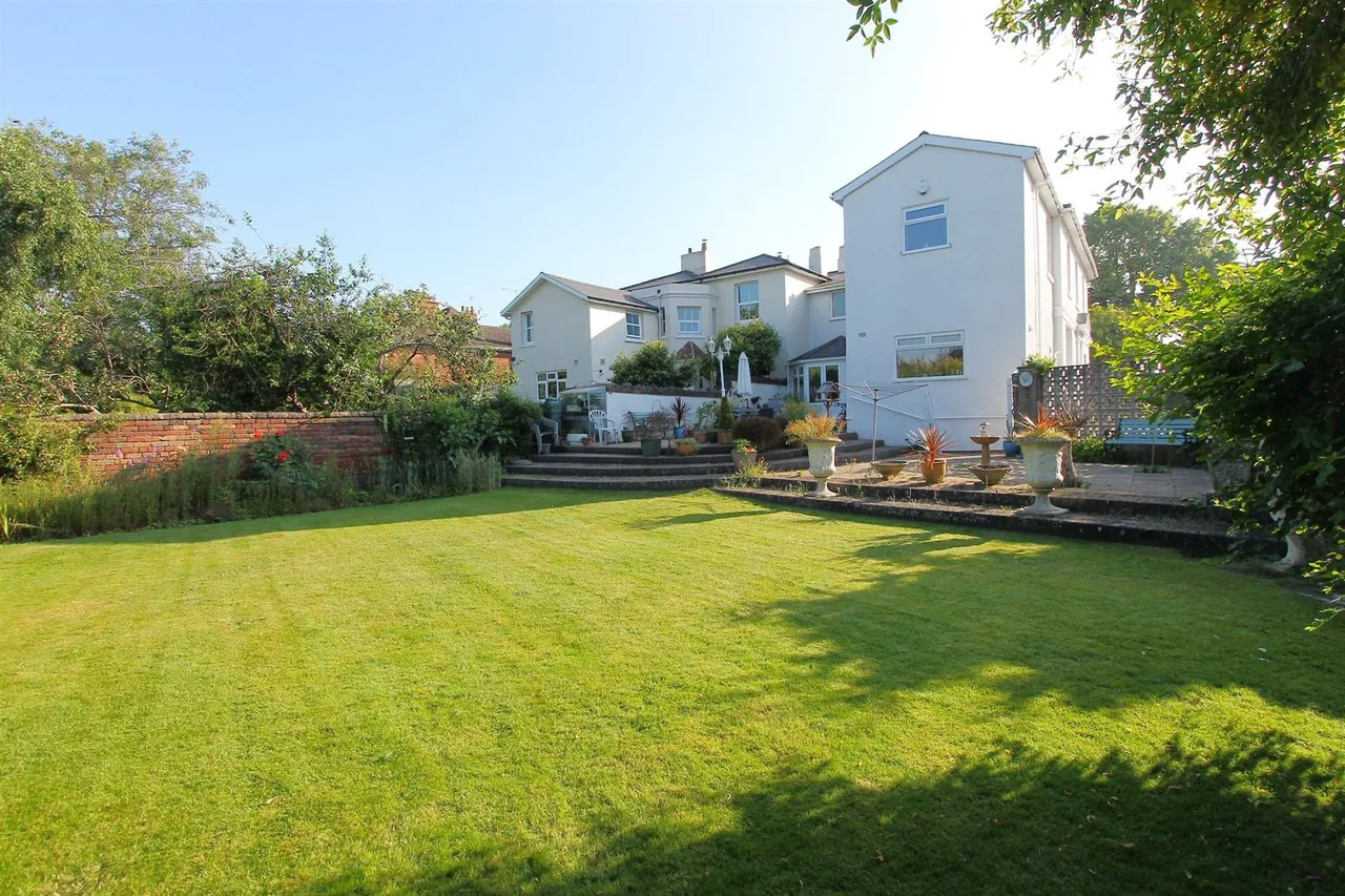 Red Hill, Oldswinford, Stourbridge, photo 25