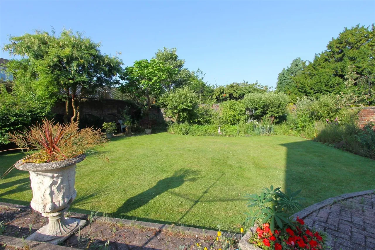 Red Hill, Oldswinford, Stourbridge, photo 31