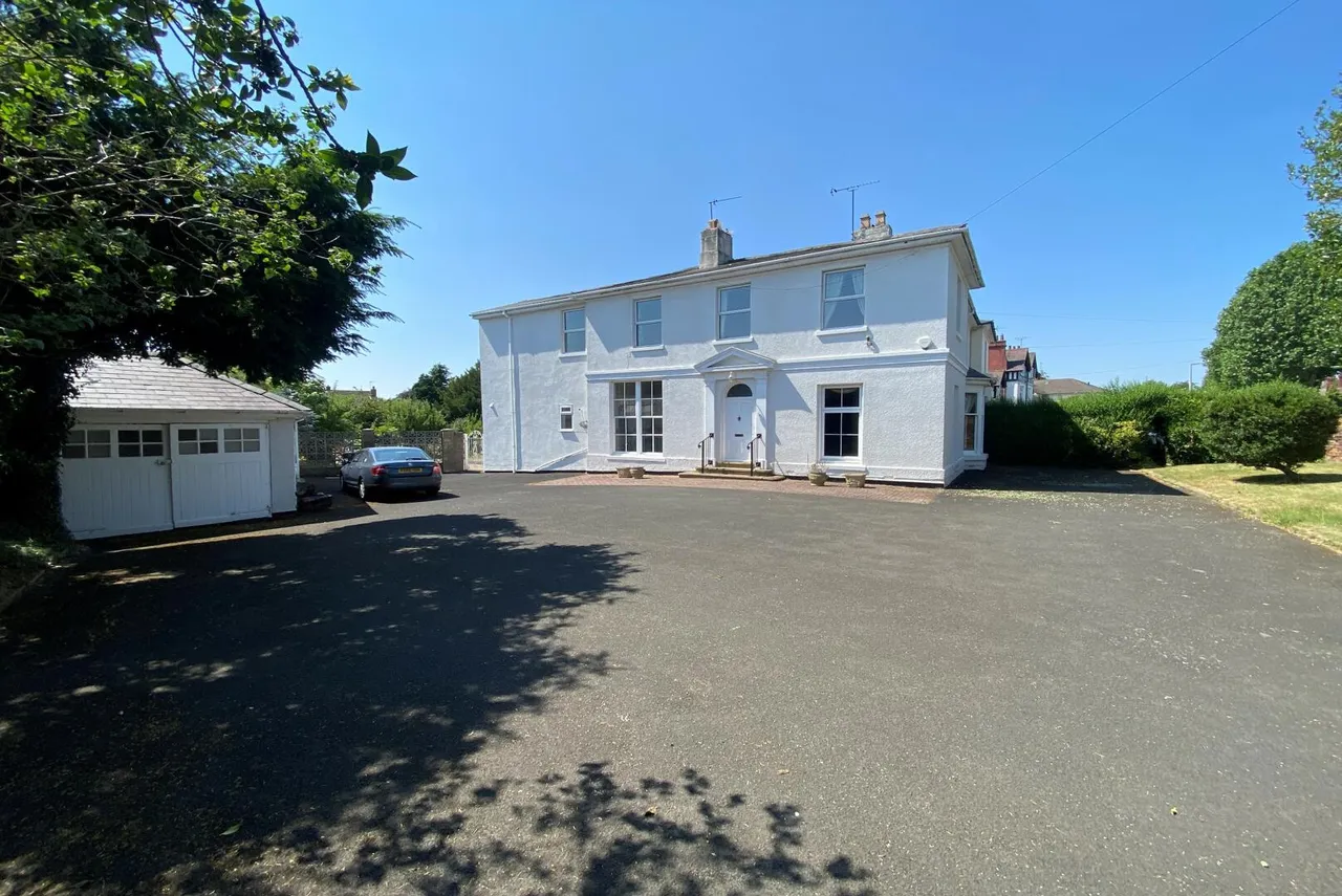 5 bed house for sale — Red Hill, Oldswinford, Stourbridge