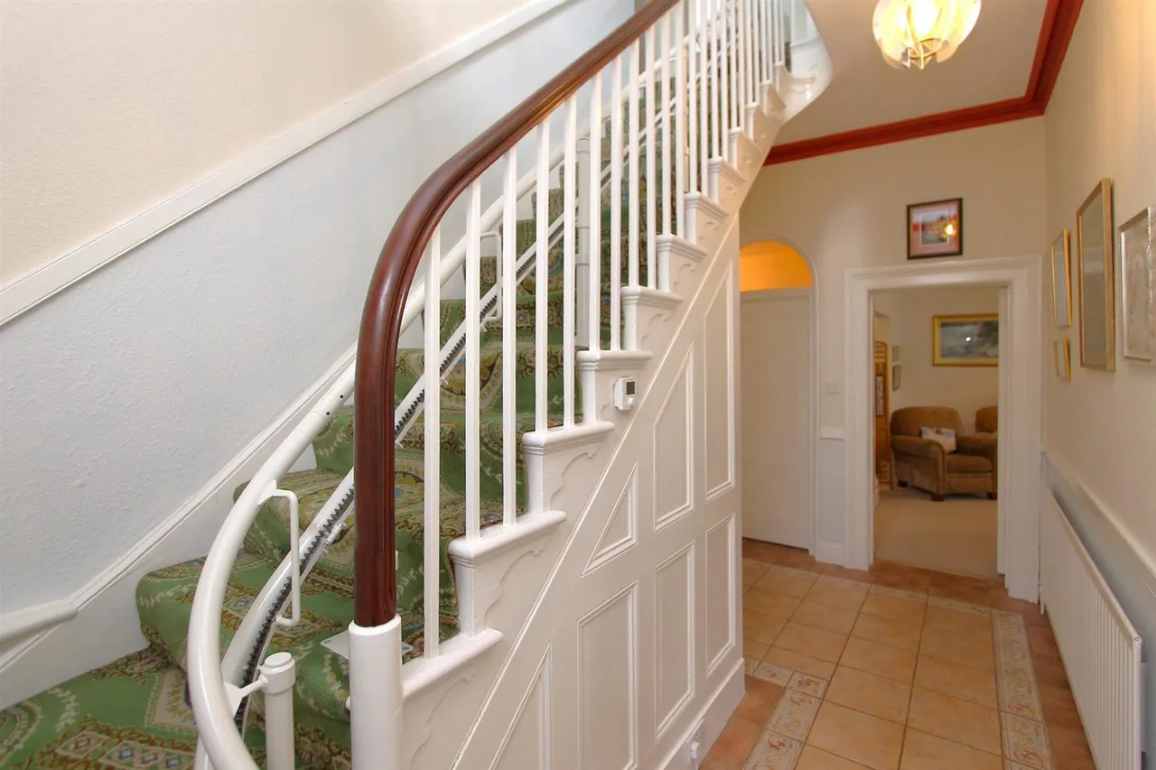 Red Hill, Oldswinford, Stourbridge, photo 13