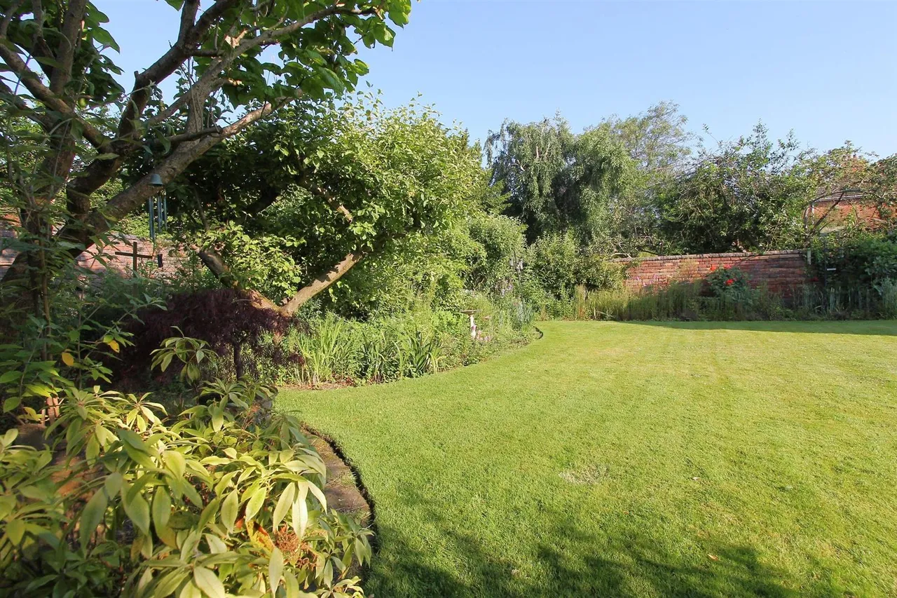 Red Hill, Oldswinford, Stourbridge, photo 27