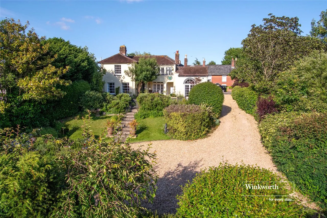 Salisbury Road, Winkton, Christchurch, Dorset, BH23, photo 2
