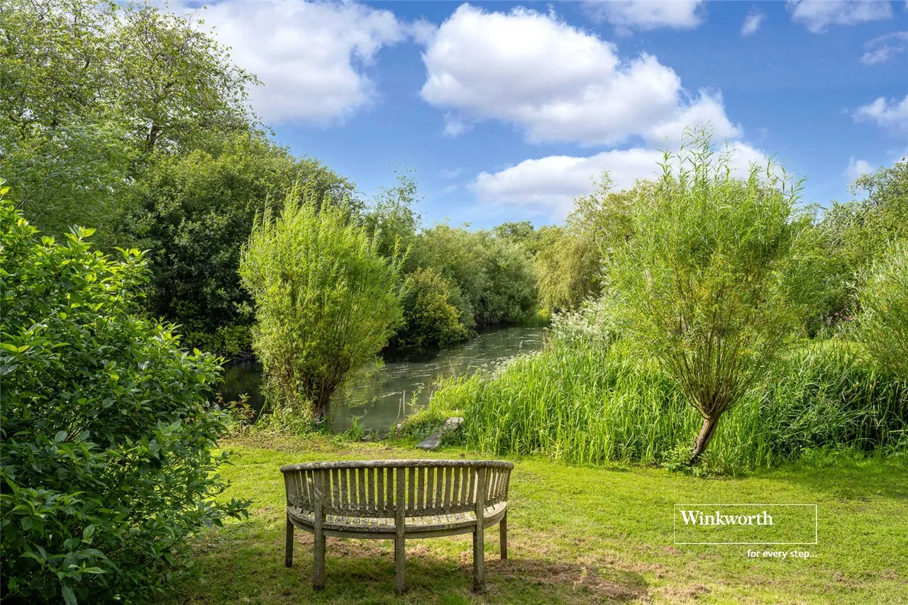 Salisbury Road, Winkton, Christchurch, Dorset, BH23, photo 8