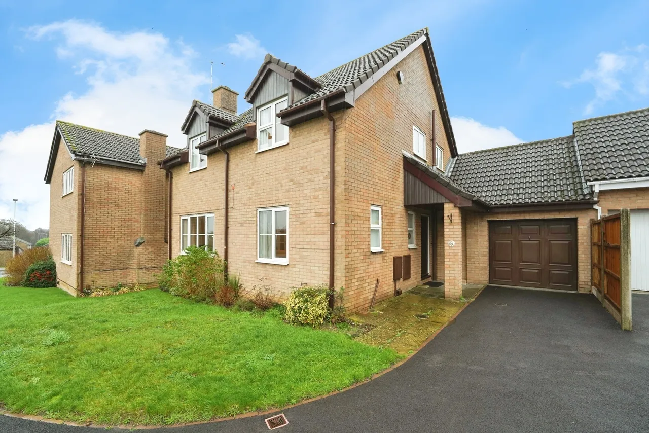 4 bed house for sale — Wheatway, Abbeydale, Gloucester, Gloucestershire, GL4