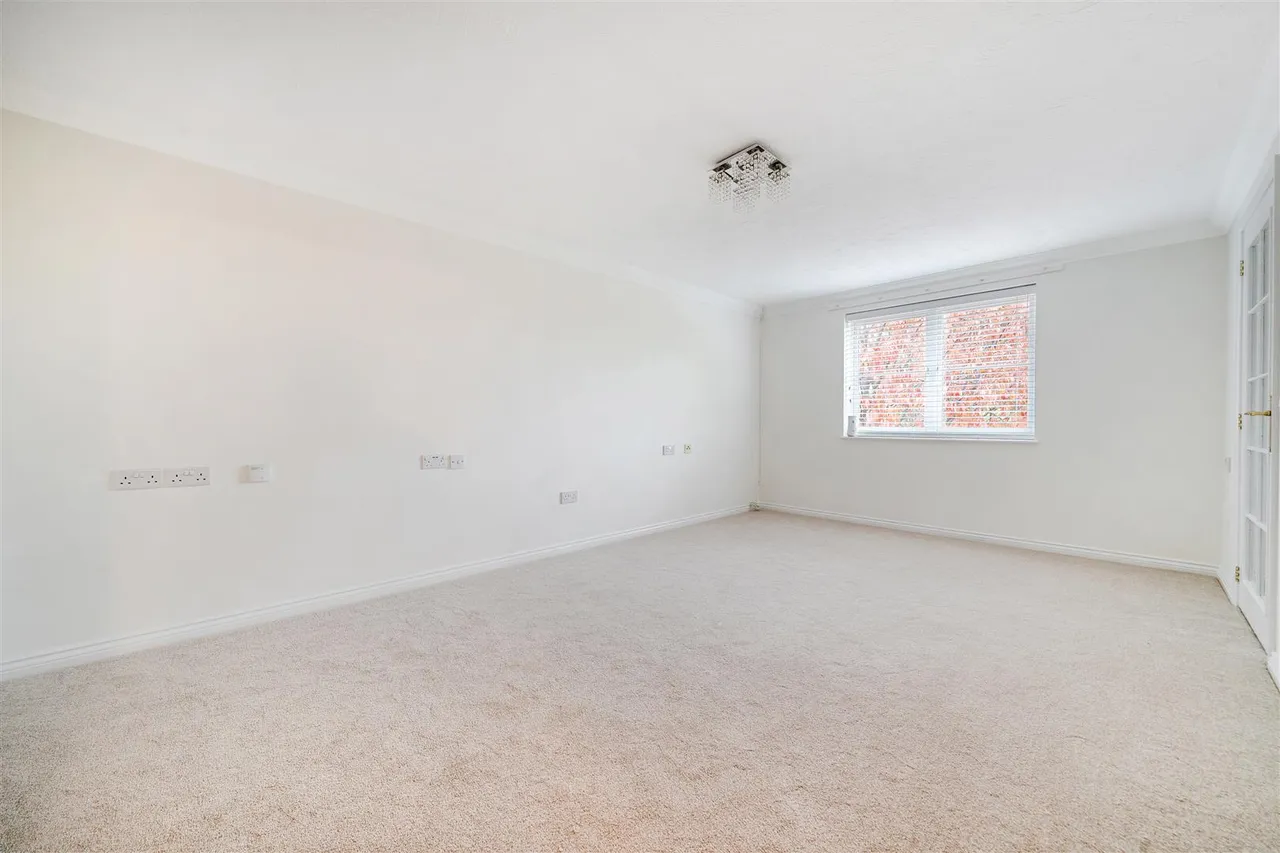 Guildford Road, Lightwater, GU18, photo 3