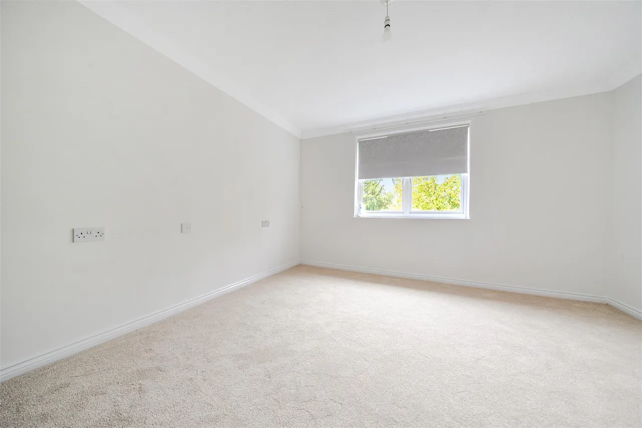 Guildford Road, Lightwater, GU18, photo 5