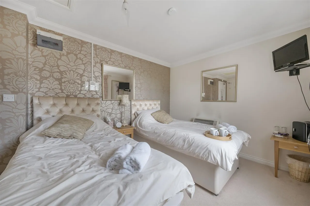 Guildford Road, Lightwater, GU18, photo 14