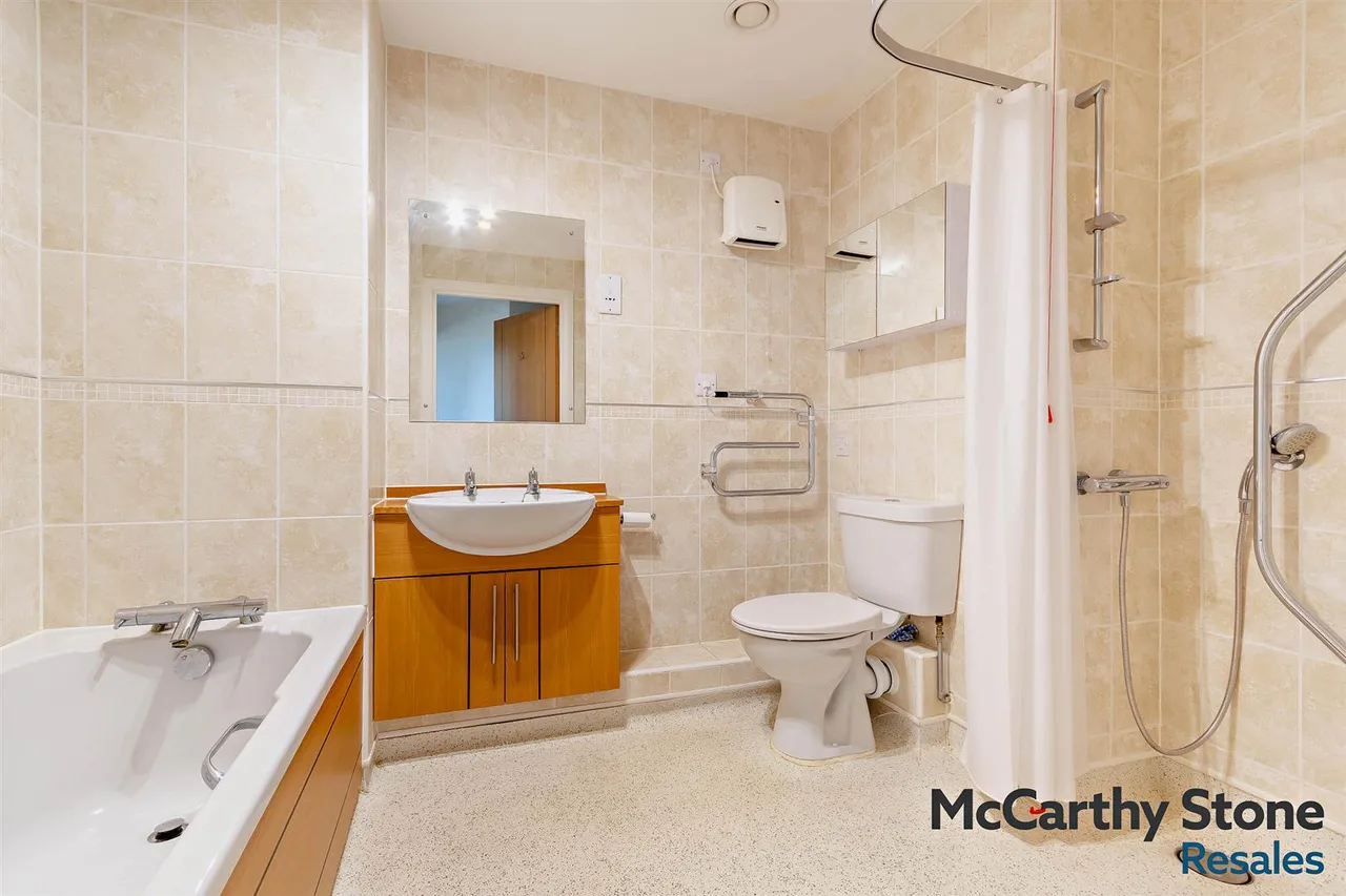 Victoria Road, Malvern, WR14, photo 10
