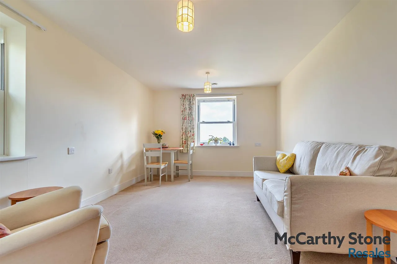Victoria Road, Malvern, WR14, photo 4