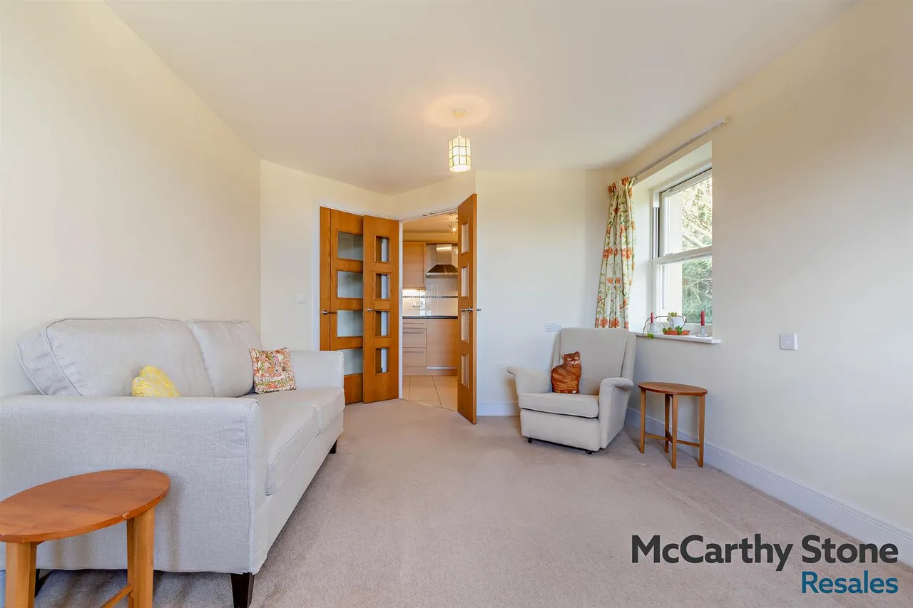 Victoria Road, Malvern, WR14, photo 3