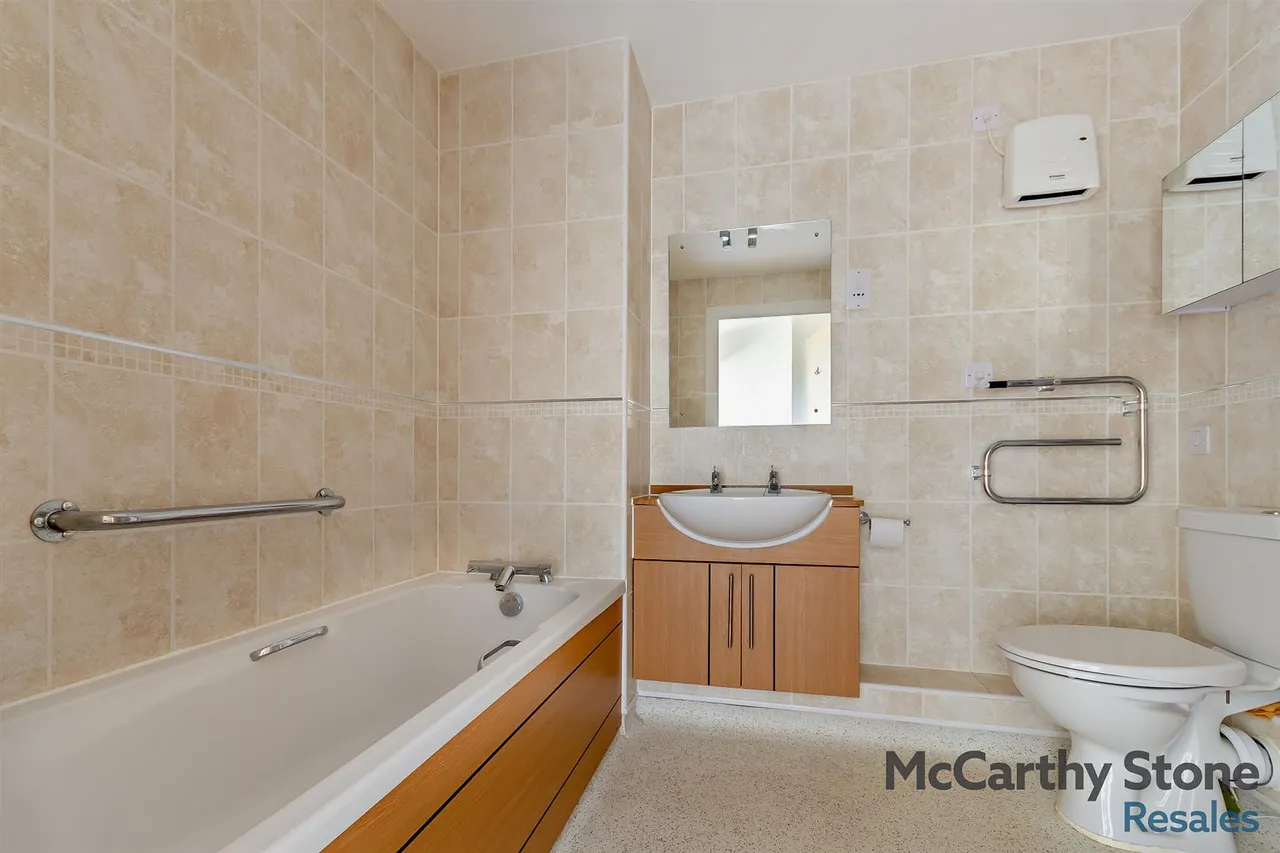 Victoria Road, Malvern, WR14, photo 21