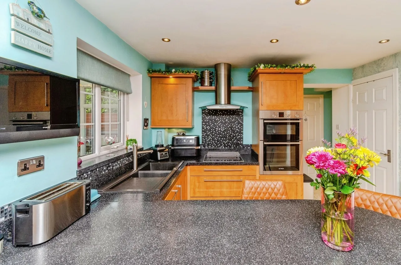Whitworth Drive, WEST BROMWICH, West Midlands, B71, photo 10