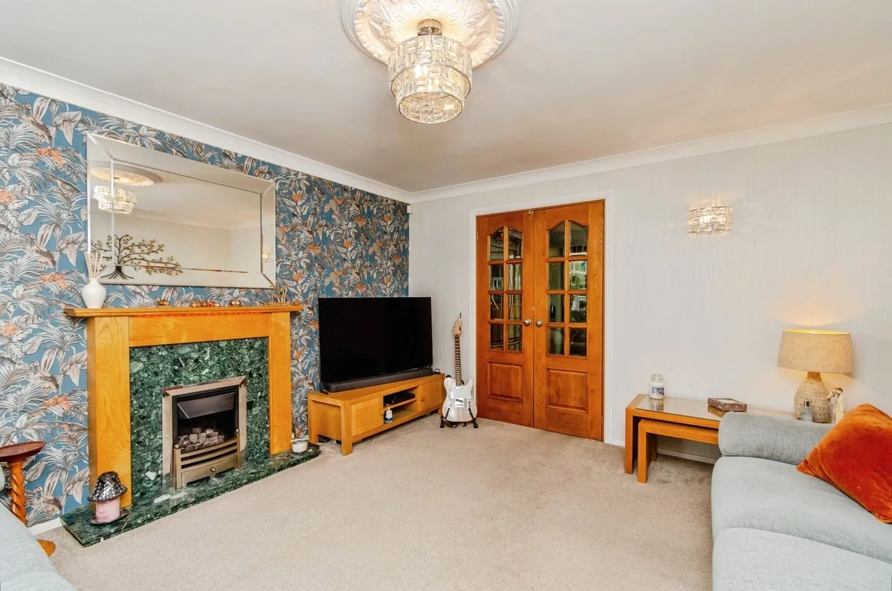 Whitworth Drive, WEST BROMWICH, West Midlands, B71, photo 5