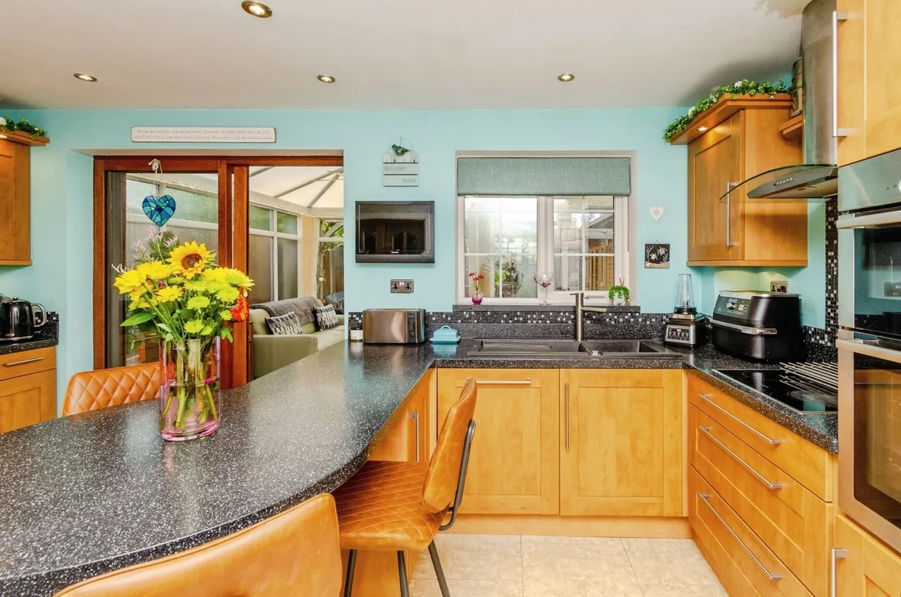 Whitworth Drive, WEST BROMWICH, West Midlands, B71, photo 6