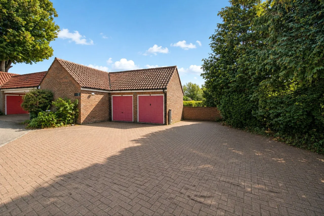 York Mews, Alton, GU34, photo 8