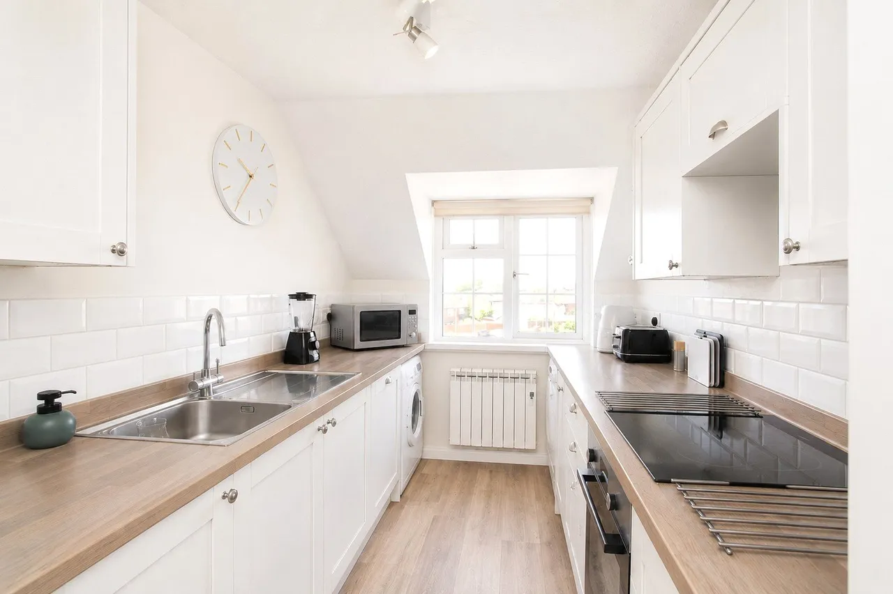 York Mews, Alton, GU34, photo 3