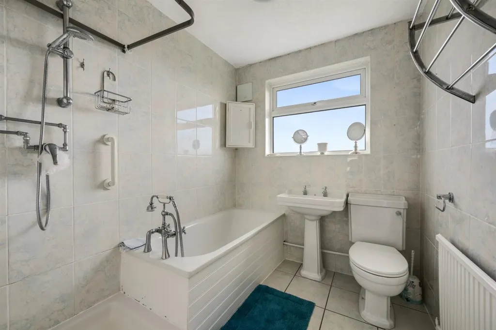 Westmount Road, SE9, photo 5