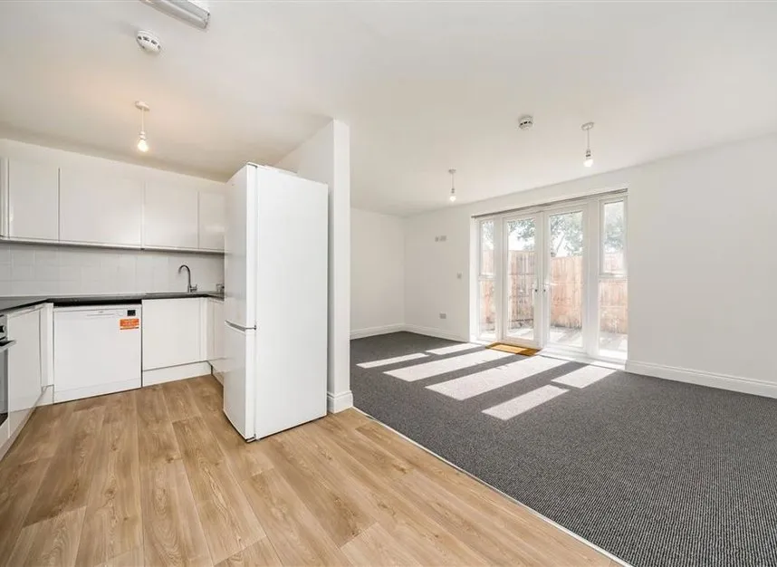 Clitterhouse Road, Cricklewood, NW2, photo 4