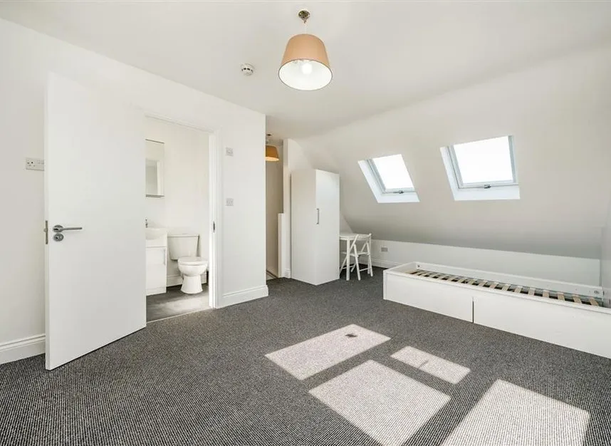 Clitterhouse Road, Cricklewood, NW2, photo 6
