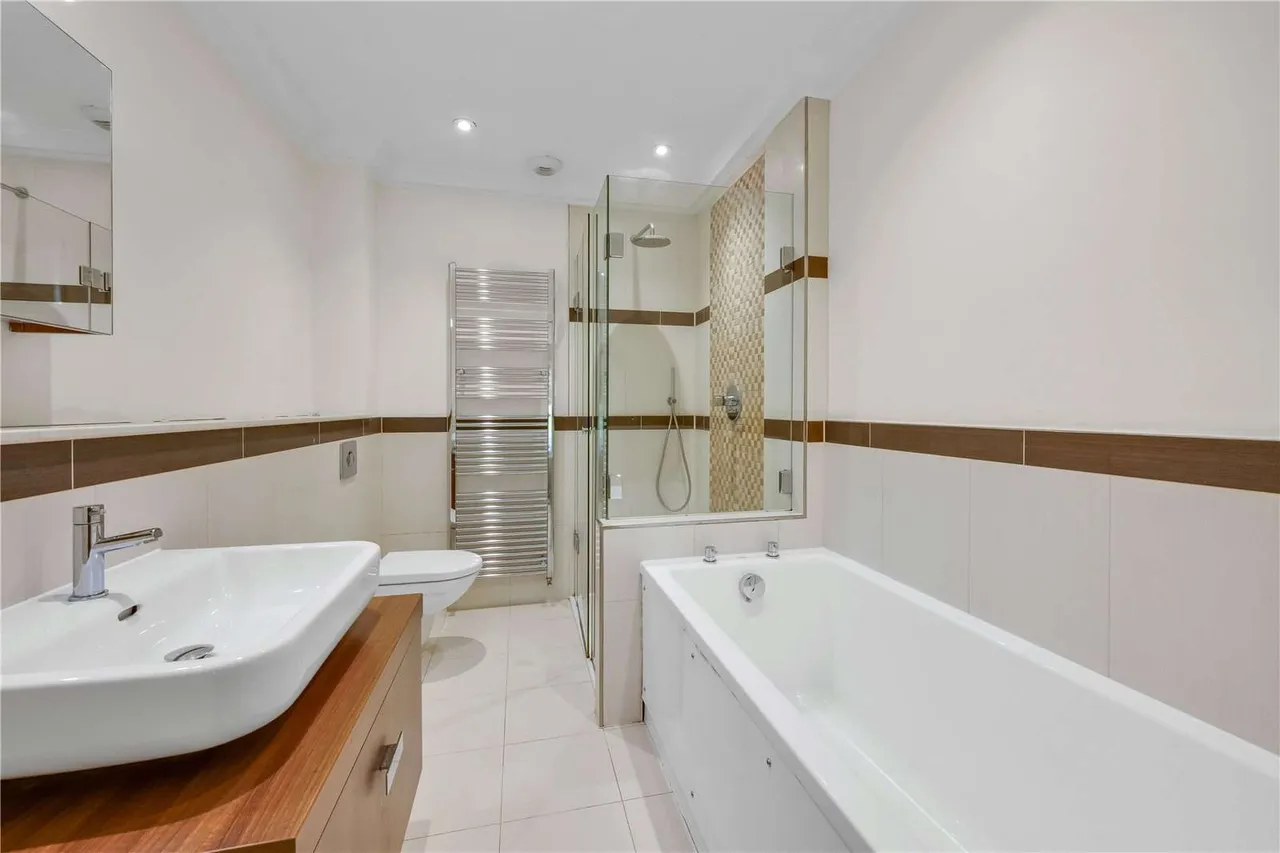 The Villiers, Gower Road, Weybridge, Surrey, KT13 0EA, photo 7