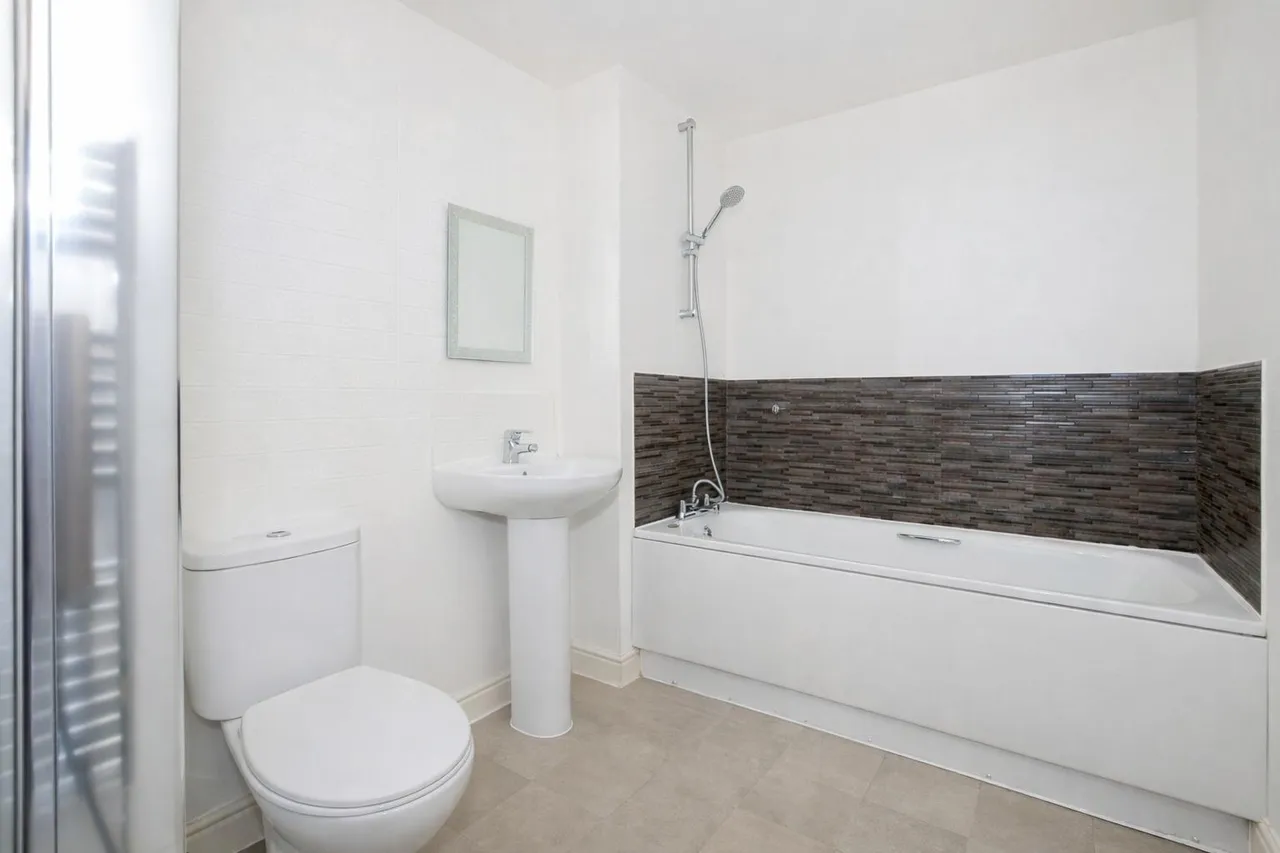 Kingshill Drive, High Wycombe, HP13, photo 10