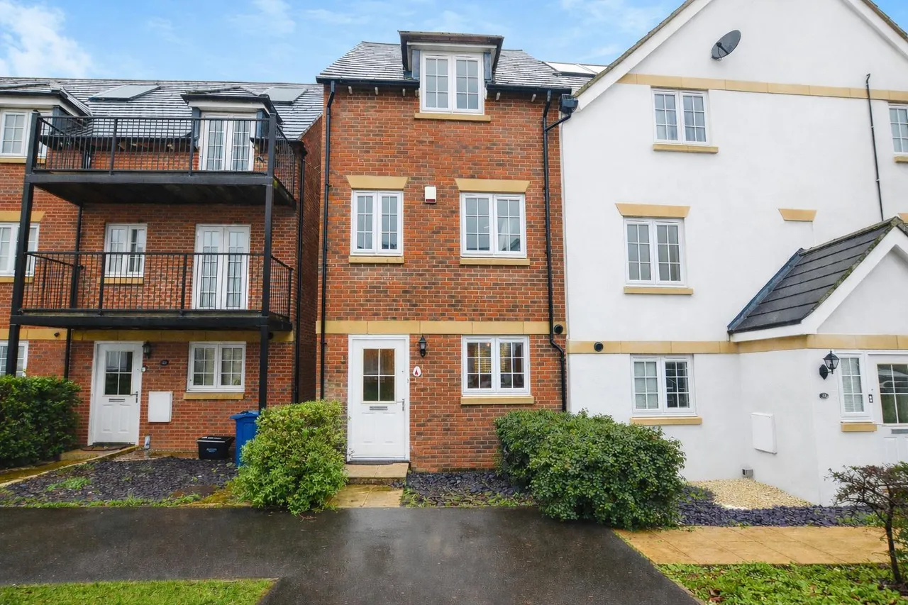 4 bed house for sale, Kingshill Drive, High Wycombe, HP13