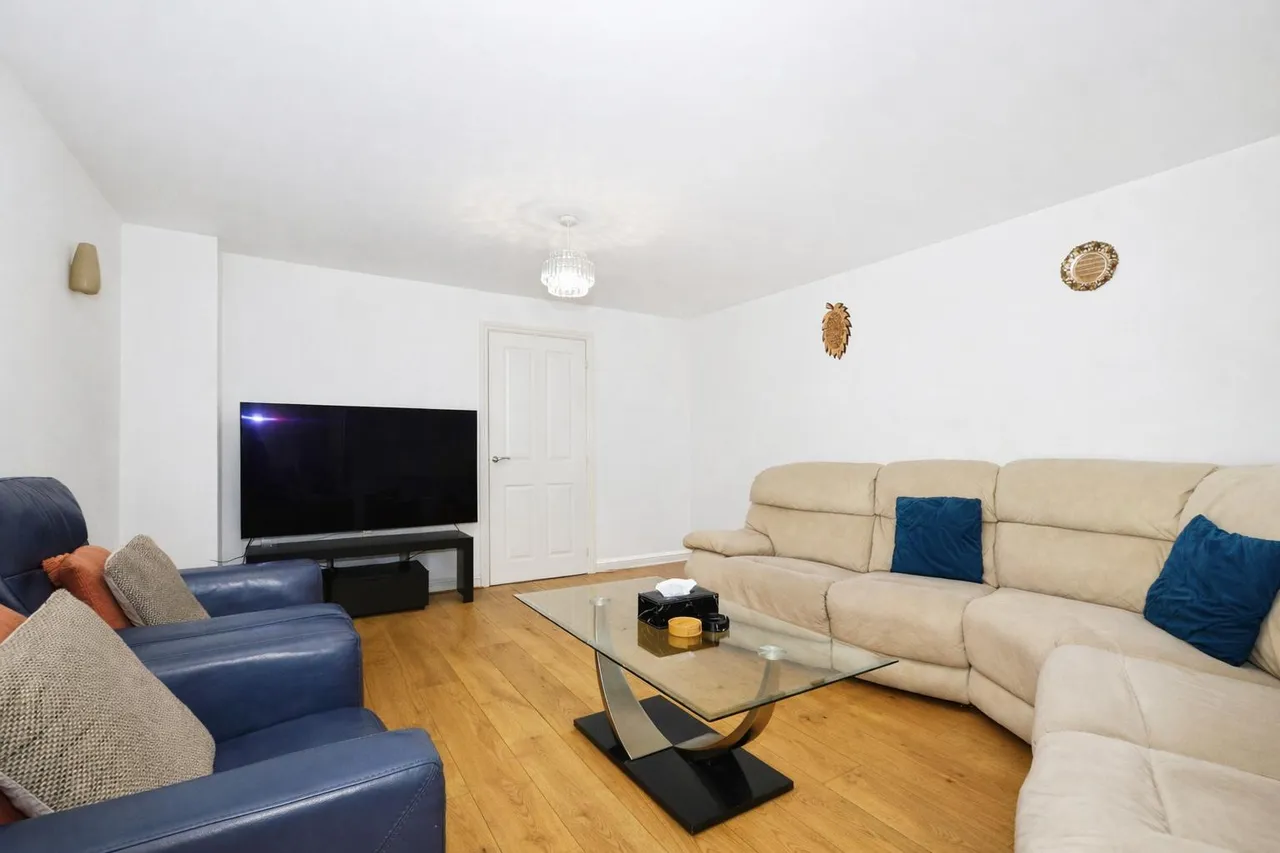 Kingshill Drive, High Wycombe, HP13, photo 3